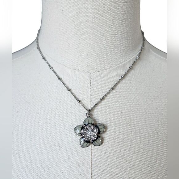 NWOT Lia Sophia "Jasmine" Cut Crystal & Resin flower necklace - Picture 1 of 6